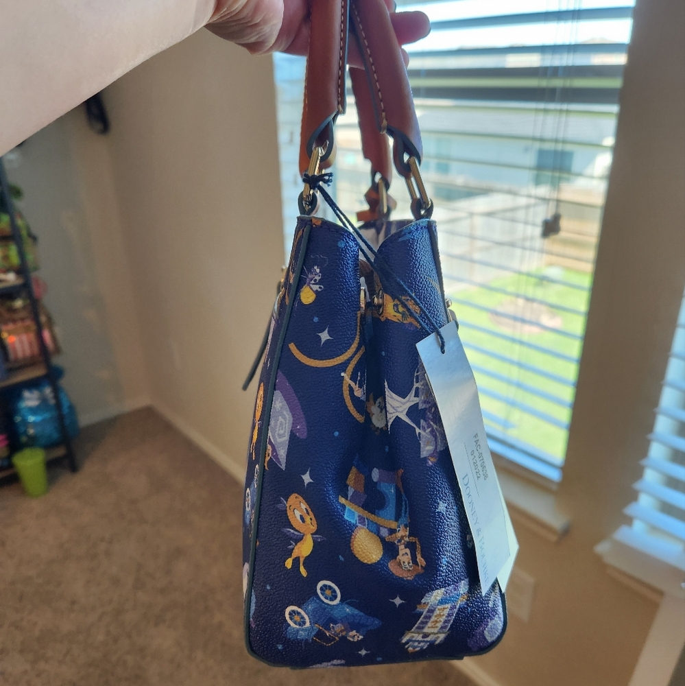 Disney Dooney & Bourke 50th Disney World Anniversary - Picture 5 of 7